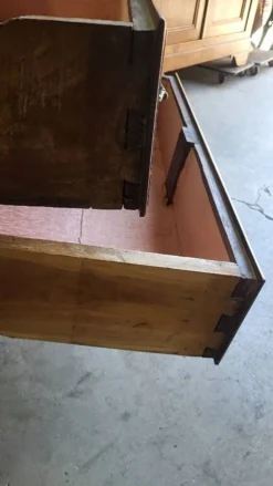 Commode louis xv 2 tiroirs en chene clair du xviii ème siecle ref je
