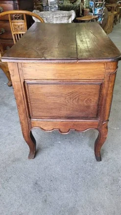 Commode louis xv 2 tiroirs en chene clair du xviii ème siecle ref je