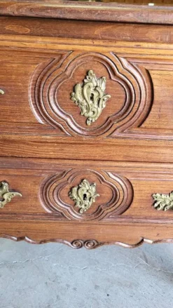 Commode louis xv 2 tiroirs en chene clair du xviii ème siecle ref je