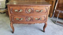 Commode louis xv 2 tiroirs en chene clair du xviii ème siecle ref je