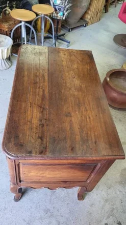 Commode louis xv 2 tiroirs en chene clair du xviii ème siecle ref je