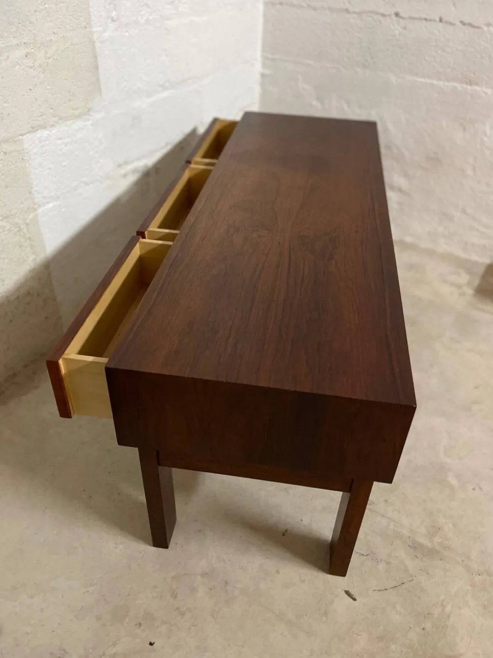 Commode / meuble d’entrée scandinave suédois Ateljé Glas & Trä – GT 6890 –