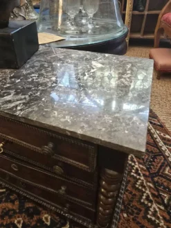Commode miniature