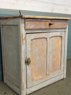 Commode parisienne patinée