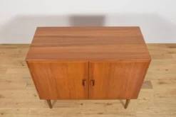 Commode petite de style mid-century par Børge Mogensen pour Søborg Møbelfabrik, Danemark, années 1960.