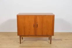Commode petite de style mid-century par Børge Mogensen pour Søborg Møbelfabrik, Danemark, années 1960.