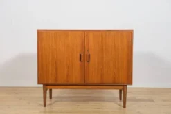 Commode petite de style mid-century par Børge Mogensen pour Søborg Møbelfabrik, Danemark, années 1960.