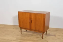 Commode petite de style mid-century par Børge Mogensen pour Søborg Møbelfabrik, Danemark, années 1960.