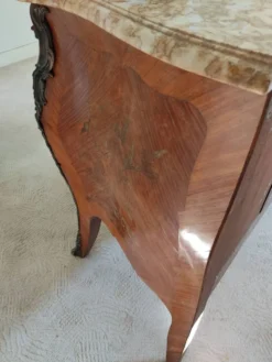 Commode plus table de chevet style louis xv
