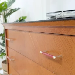 Commode poignées bakélite rouge