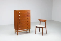 Commode Poul M. Volther modèle F17 en teck et chêne FDB Møbler Danemark 1960