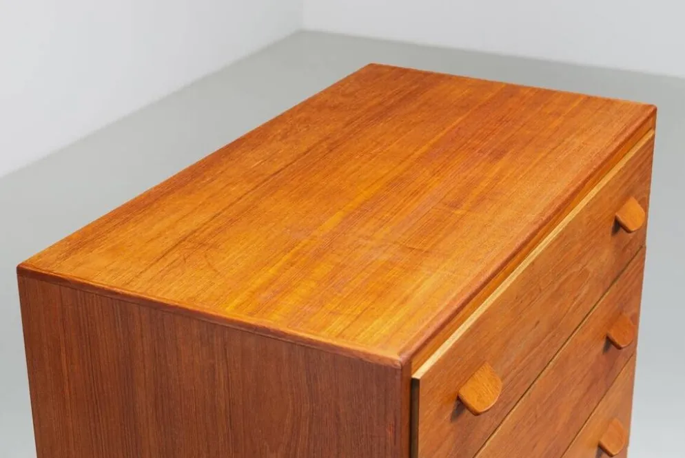 Commode Poul M. Volther modèle F17 en teck et chêne FDB Møbler Danemark 1960