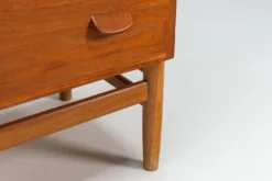 Commode Poul M. Volther modèle F17 en teck et chêne FDB Møbler Danemark 1960