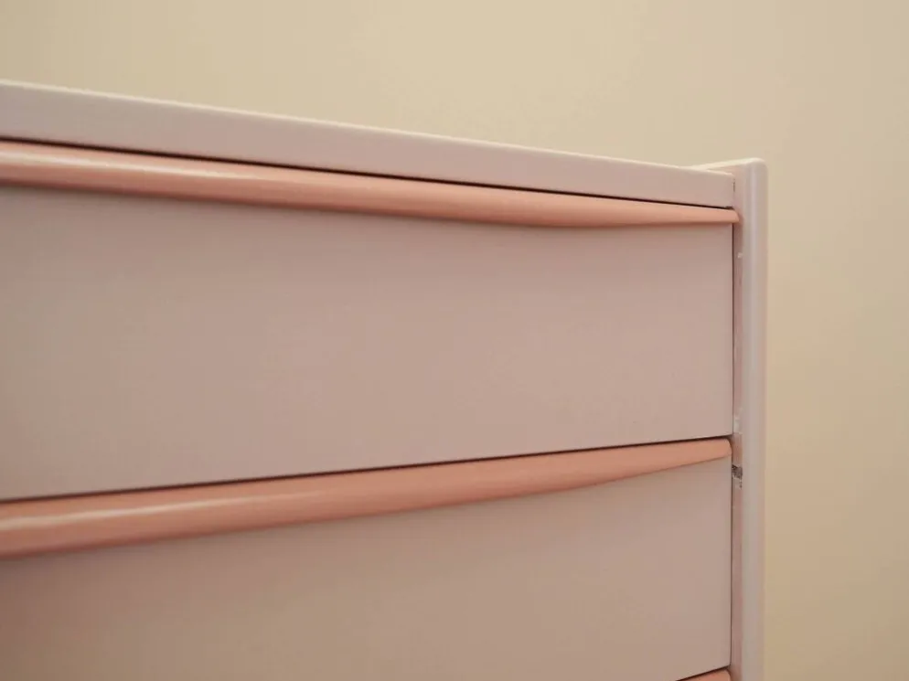 Commode rose danoise des années 1970, quatre tiroirs, placage de teck.