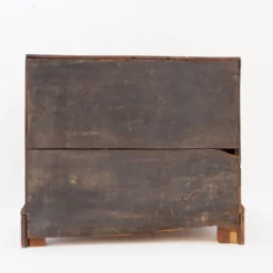 Commode rustique avec deux tiroirs et pieds sculptés - 1930