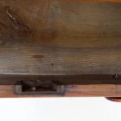 Commode rustique avec deux tiroirs et pieds sculptés - 1930