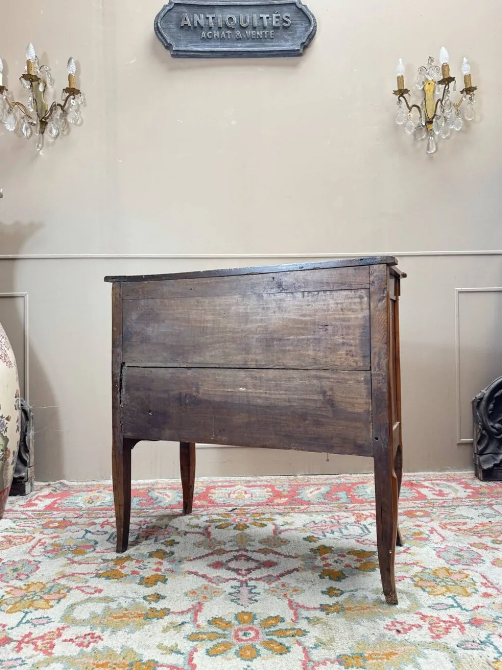 Commode sauteuse en merisier d’époque transition xviii eme siècle