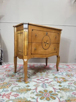 Commode sauteuse en merisier d’époque transition xviii eme siècle