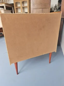 Commode scandinave