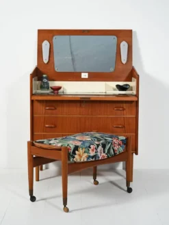 Commode scandinave en teck, années 1950/60