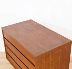 Commode scandinave en teck à quatre tiroirs – 1970