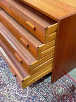 Commode scandinave en teck vintage années 60