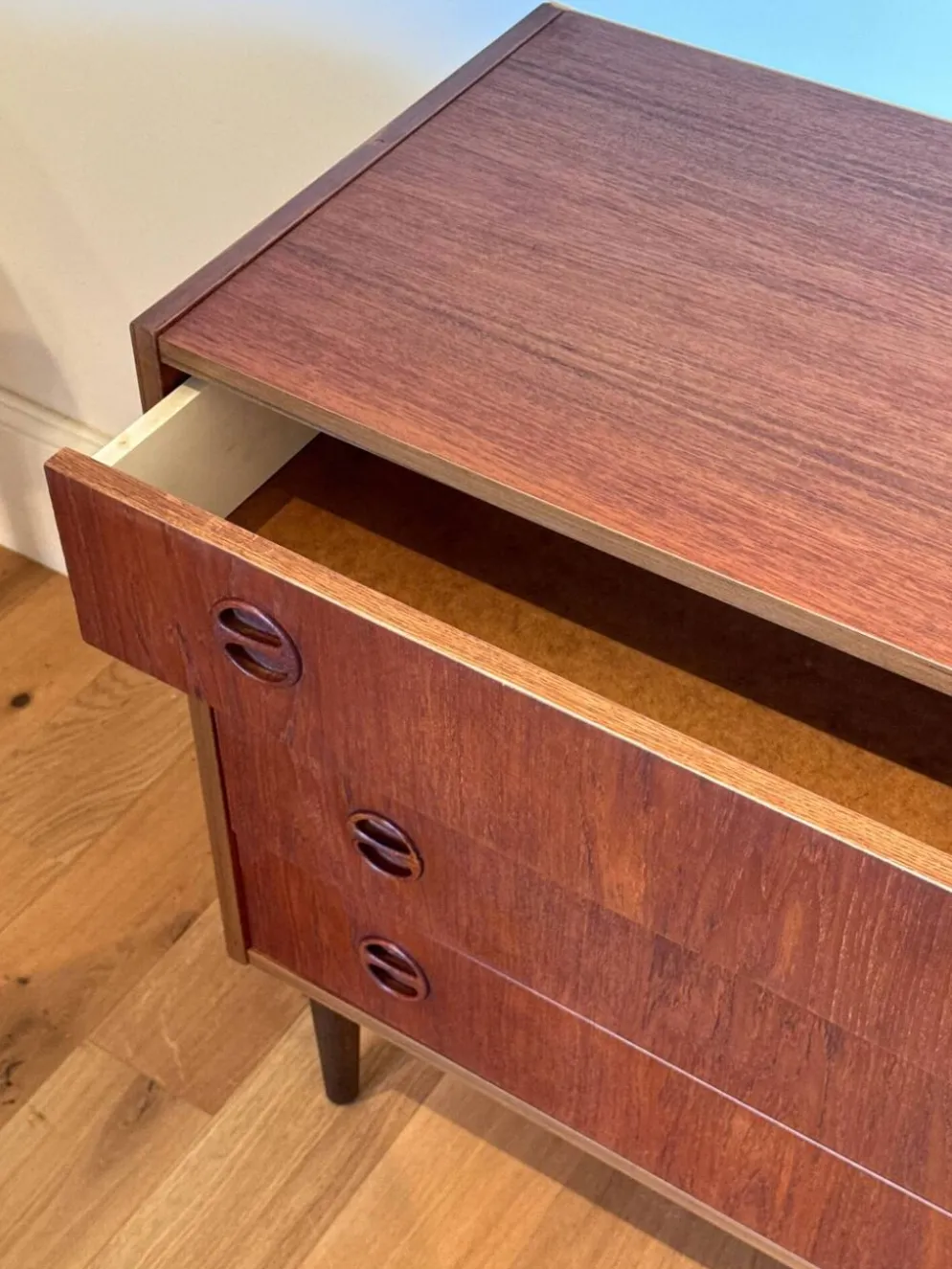 Commode scandinave vintage en teck "Asta"