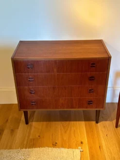 Commode scandinave vintage en teck