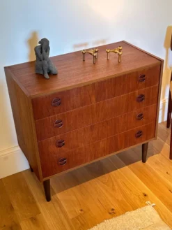 Commode scandinave vintage en teck