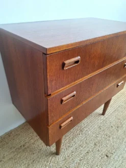 Commode scandinave vintage en teck