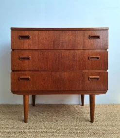 Commode scandinave vintage en teck