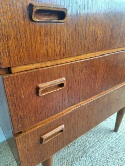Commode scandinave vintage en teck