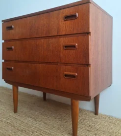 Commode scandinave vintage en teck