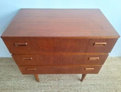 Commode scandinave vintage en teck