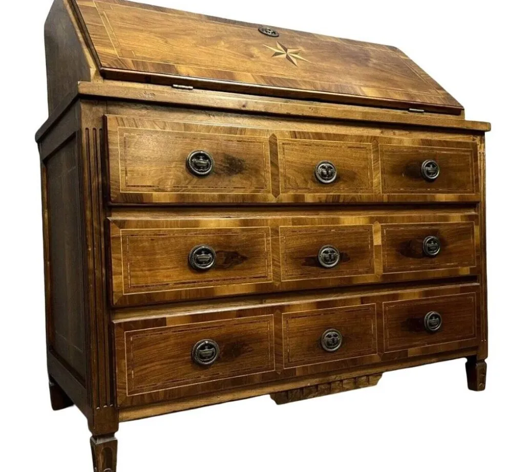 Commode scribanne époque louis XVI en ronce de noyer à décor marqueté