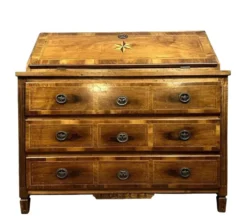 Commode scribanne époque louis XVI en ronce de noyer à décor marqueté