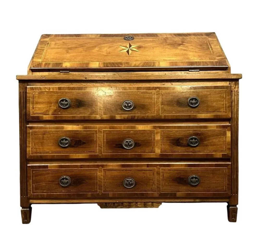 Commode scribanne époque louis XVI en ronce de noyer à décor marqueté