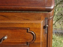 Commode, secrétaire, bibliothèque: meuble 3 en 1