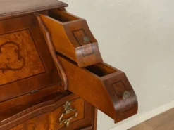 Commode secrétaire italienne, vers les années 1920.