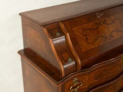 Commode secrétaire italienne, vers les années 1920.