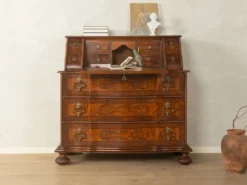 Commode secrétaire italienne, vers les années 1920.