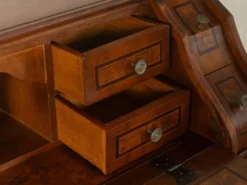 Commode secrétaire italienne, vers les années 1920.