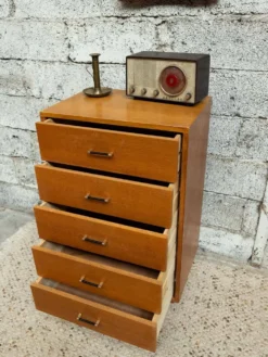 Commode, semainier, chiffonnier vintage de style scandinave