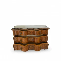 commode serpentine en noyer ancien