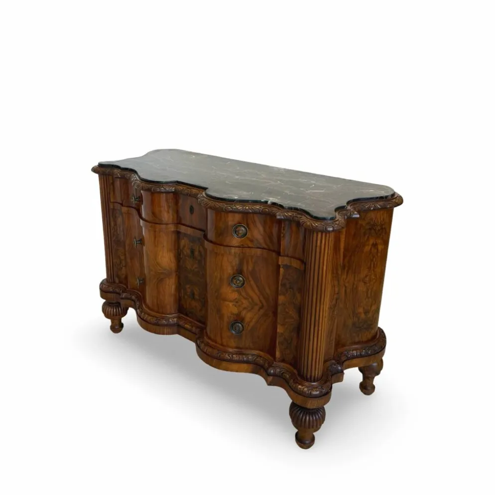 commode serpentine en noyer ancien