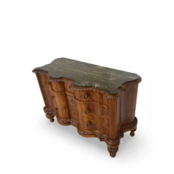 commode serpentine en noyer ancien