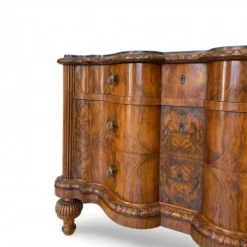 commode serpentine en noyer ancien