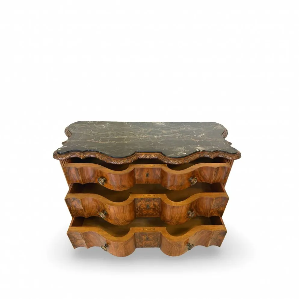 commode serpentine en noyer ancien
