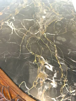 commode serpentine en noyer ancien