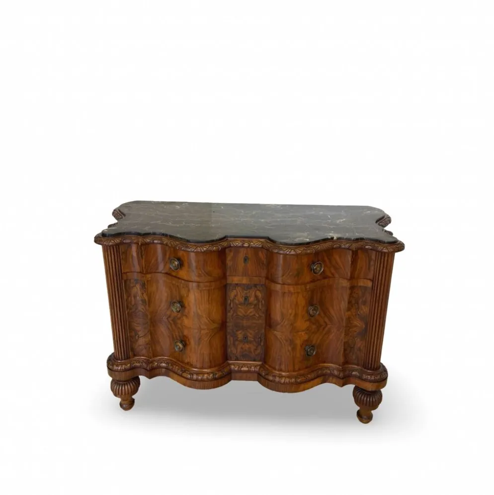 commode serpentine en noyer ancien